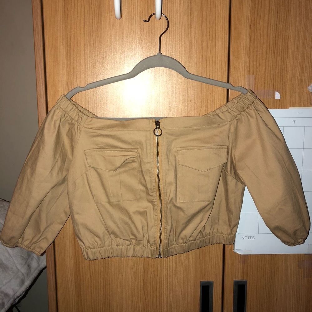 crop cargo top